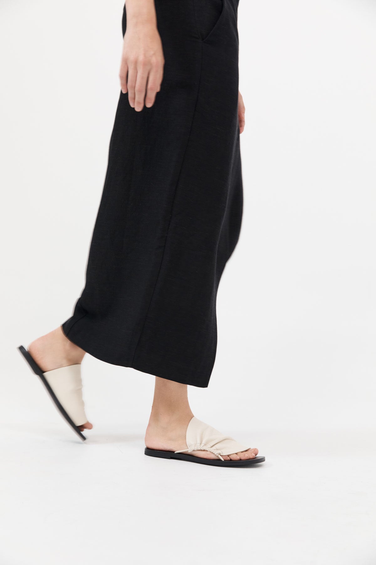 Gathered Slides 皺褶小羊皮涼鞋 (Tofu)