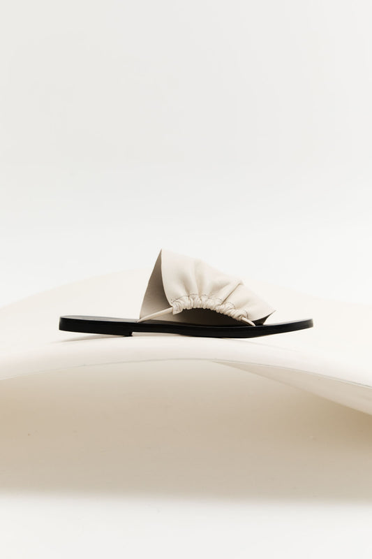 Gathered Slides 皺褶小羊皮涼鞋 (Tofu)