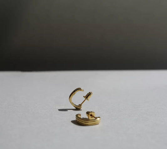 L Earrings (Gold)