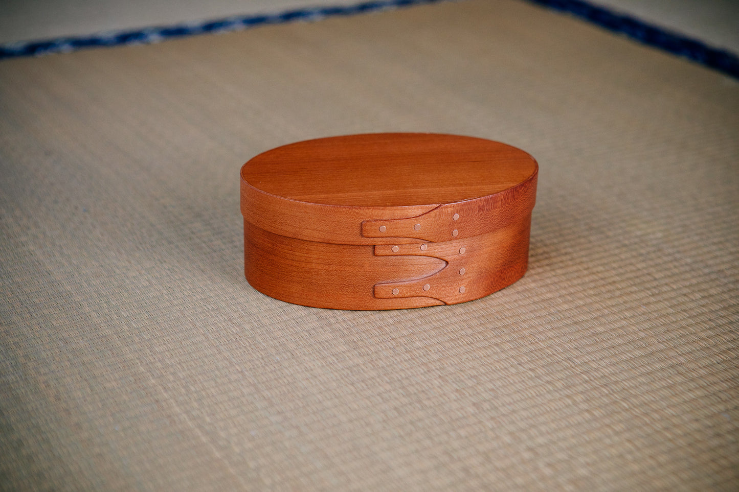 SHAKER BOX-Oval Box (XS)