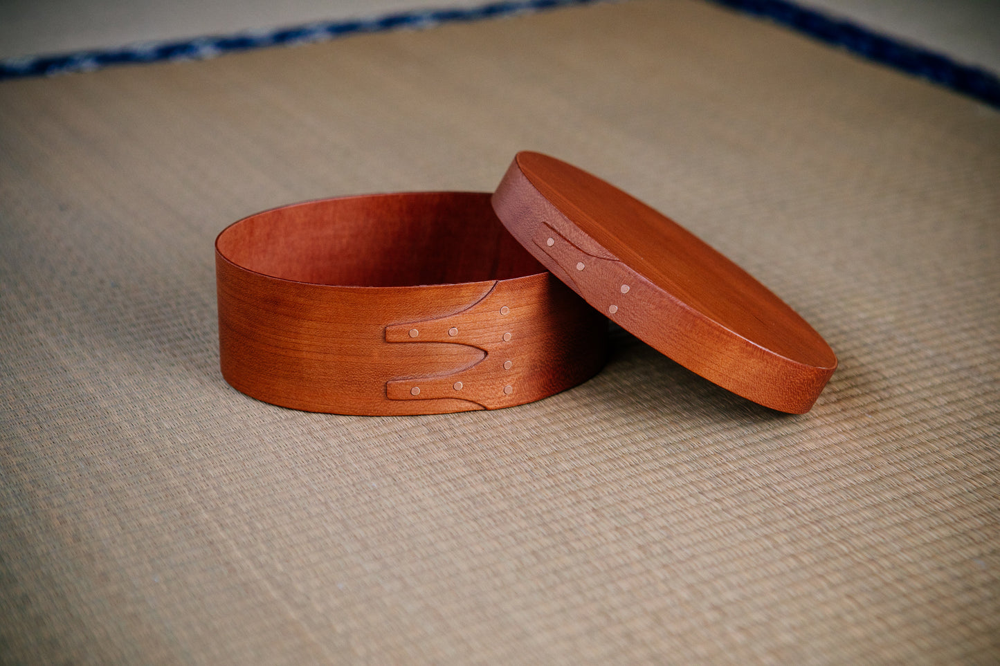 SHAKER BOX-Oval Box (XS)
