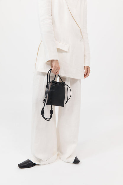 Soft Drawstring Pouch 柔軟皮革小袋 （黑色）