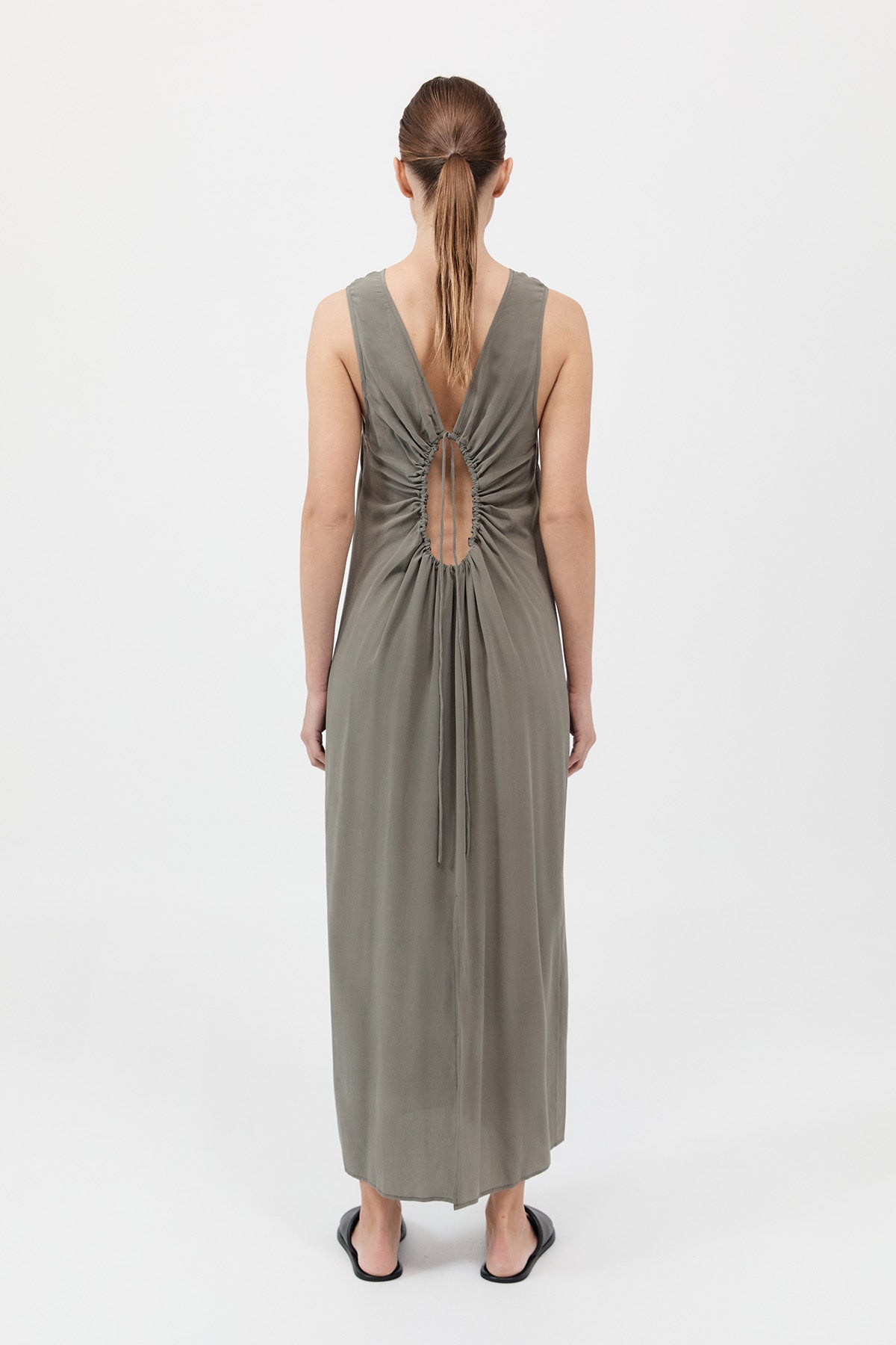 Drawstring Silk Dress 背面設計真絲洋裝 - 橄欖色