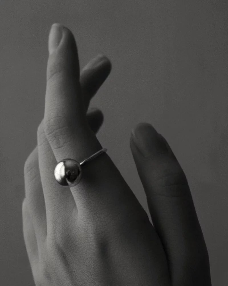 ANAIS BALL RING (銀）