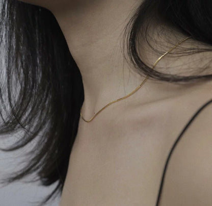 Thin Necklace (Gold)