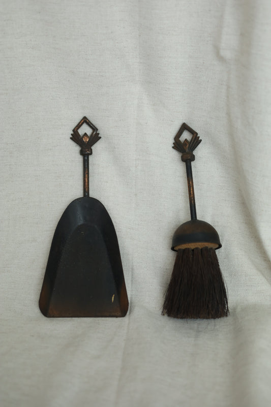 壁掛式迷你掃帚與畚斗